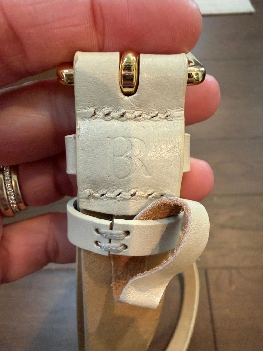 Banana Republic Slim Cream Belt with Gold Buckle - C11